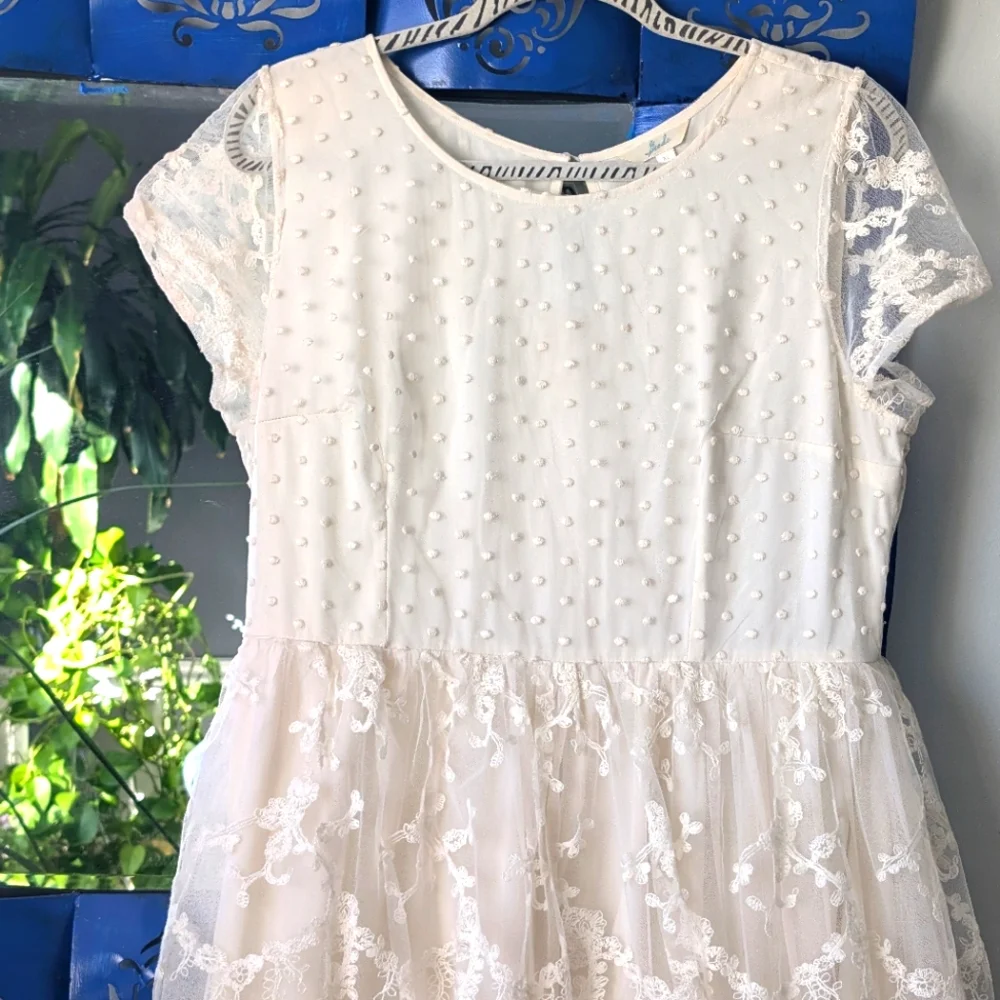 Geode x Anthropologie Floral Lace Swiss Dot Short Sleeve Midi Wedding Dress - Picture 2 of 11